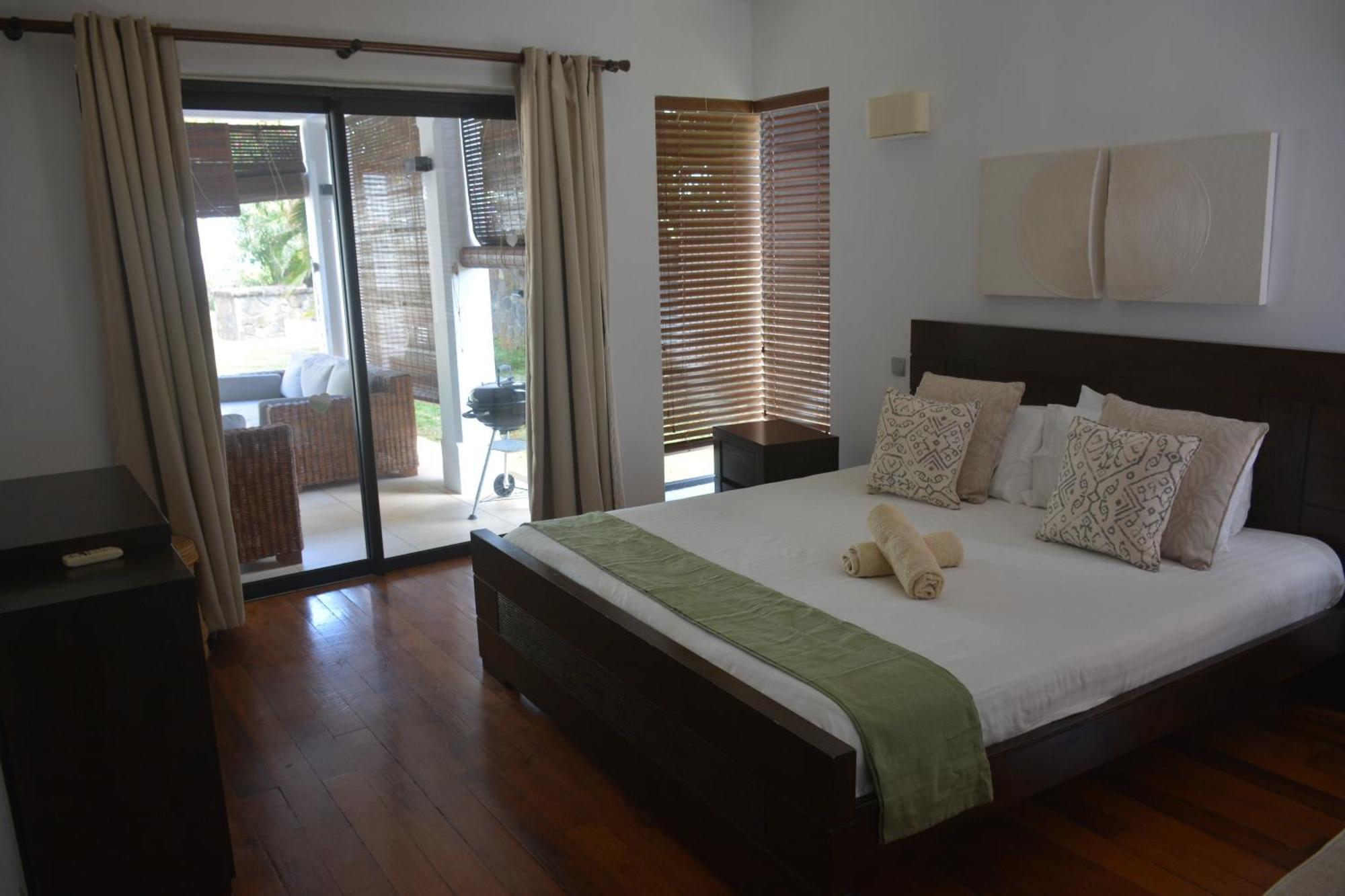Olana Blue - Beachfront Apartment Rivière Noire Zewnętrze zdjęcie